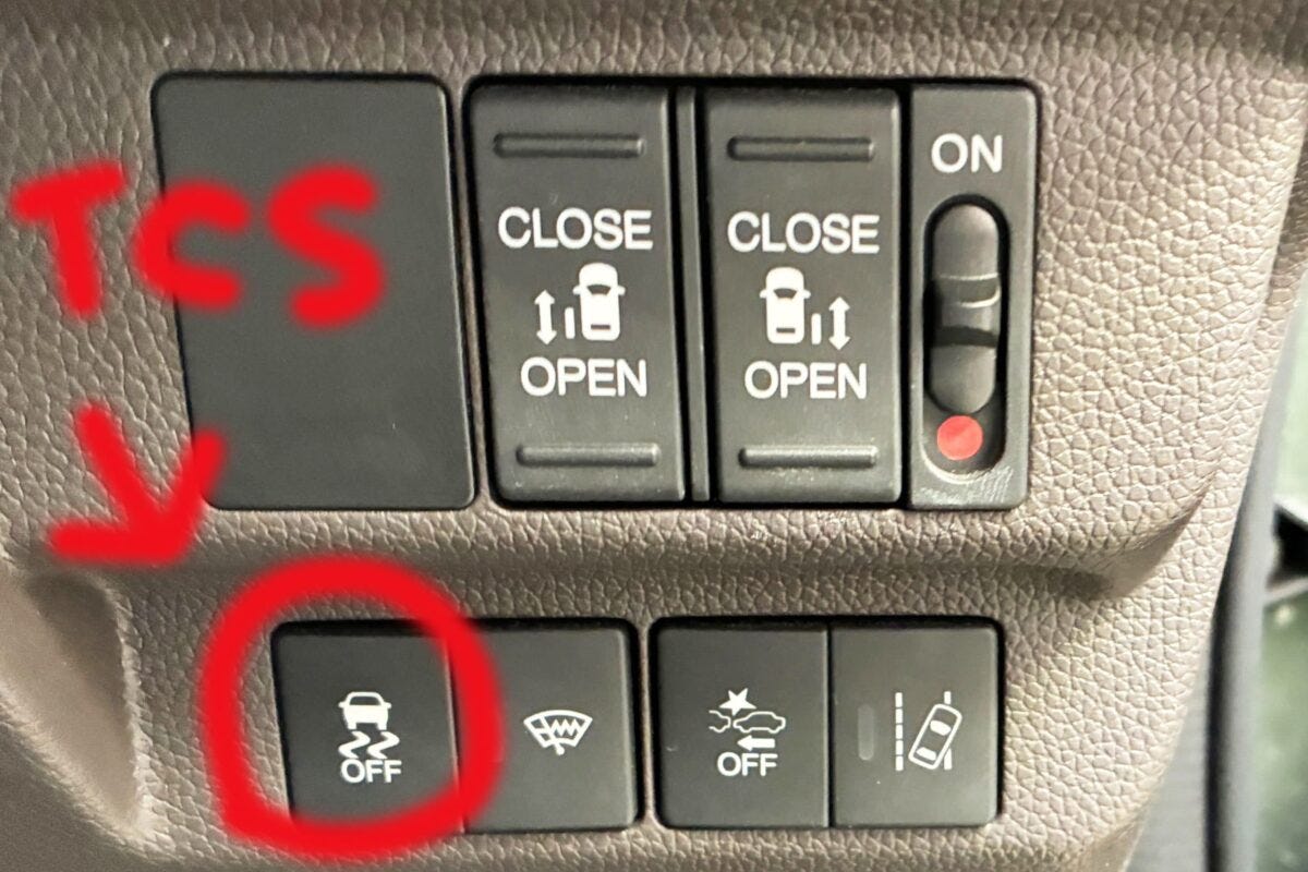 車・トラクションコントロールシステム・TCS機能