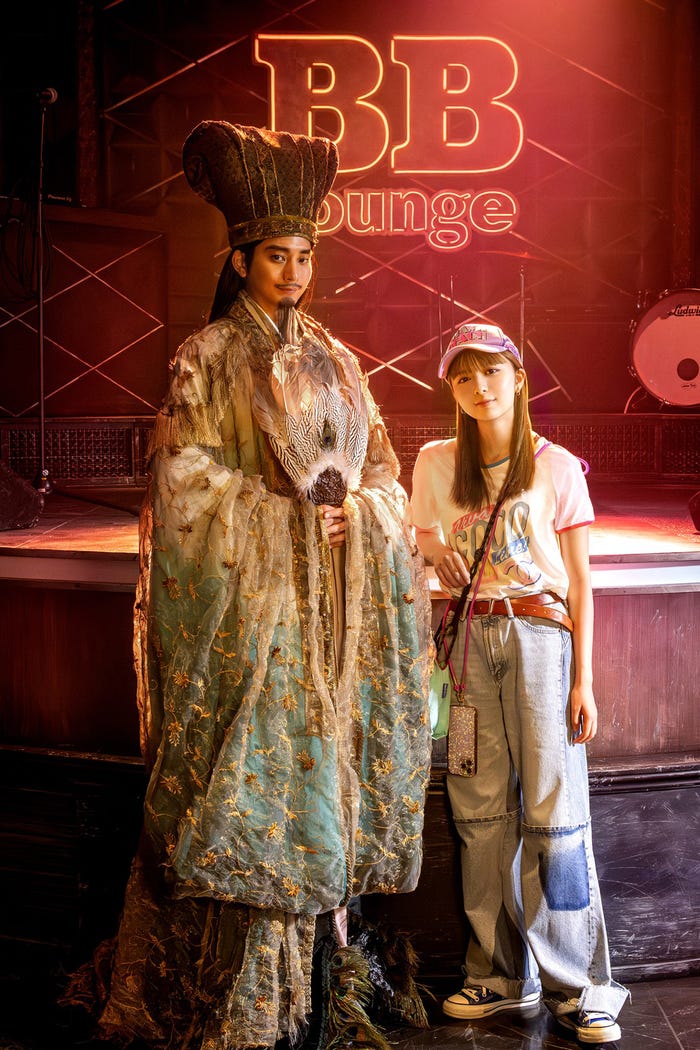 向井理、上白石萌歌(C)フジテレビ