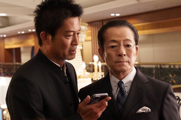 寺脇康文、水谷豊/「相棒season21」第1話より(C)テレビ朝日
