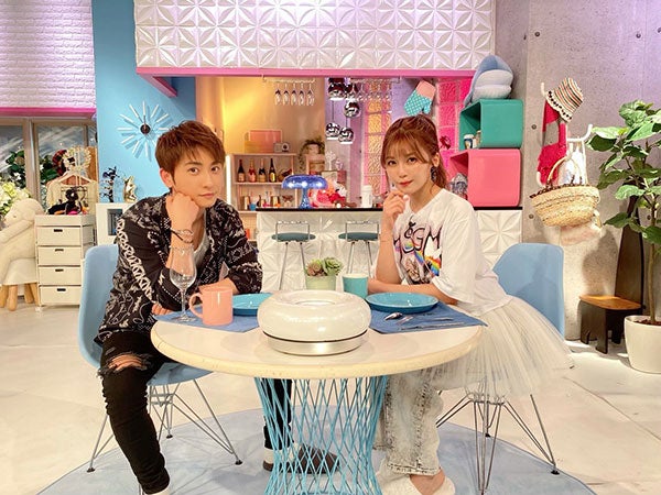 a 與真司郎と宇野実彩子の あざとコンビ が可愛すぎると大好評 モデルプレス