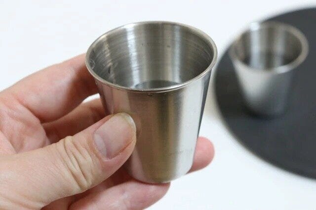 ダイソー ステンレスコップ(2個、70mL、ポーチ付) ダイソーのステンレスコップ(2個、70mL、ポーチ付)がコスパ最強