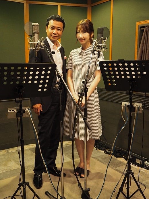 中山秀征と柏木由紀/写真提供:ワタナベエンターテインメント