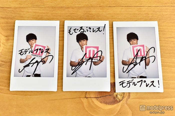 直筆サイン入りチェキ