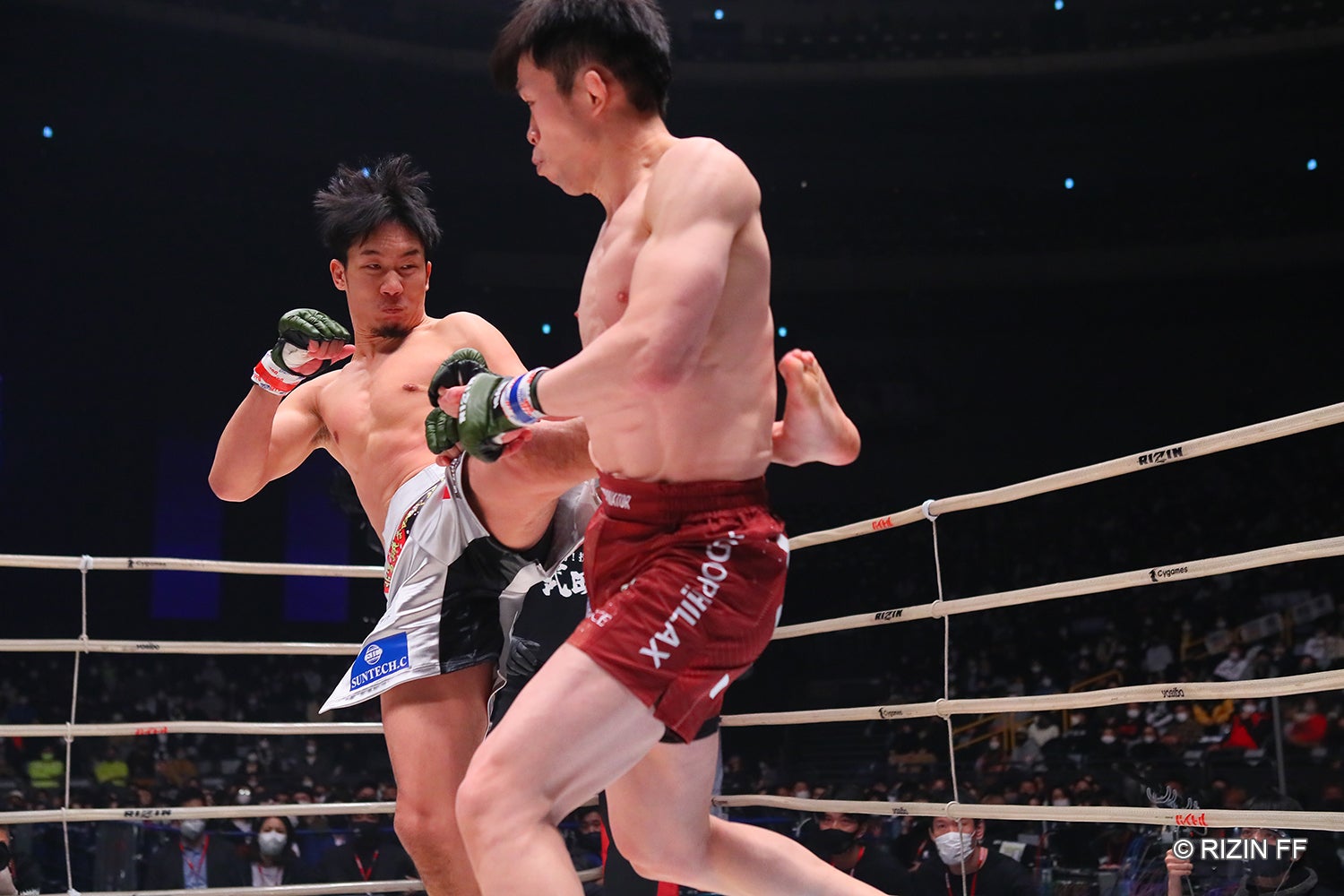 朝倉未来、弥益ドミネーター聡志（C）RIZIN FF