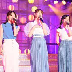 横山由依、柏木由紀、武藤十夢「MX夏まつり AKB48 2021年最後のサマーパーティー！」（C）AKB48