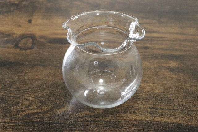 セリアの金魚鉢風PET容器のビジュアル