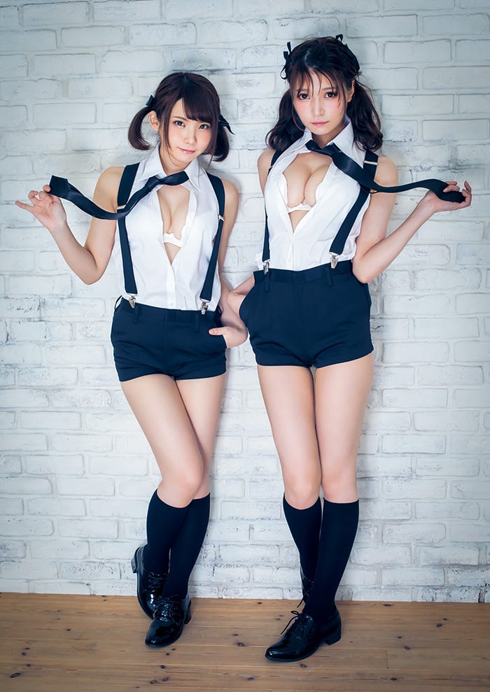 えなこ×似鳥沙也加(C)桑島智輝/集英社