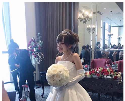 結婚&妊娠発表の「Popteen」ゆみちぃ、結婚式でのウェディングドレス姿公開 夫のサプライズ明かす