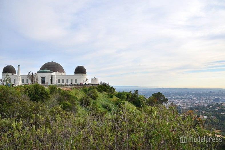 見晴らしの良い山の上にある「グリフィス天文台」