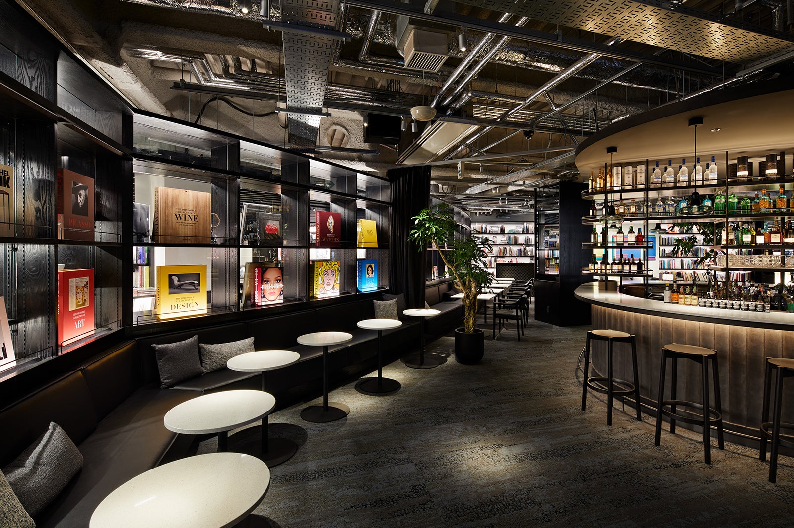 六本木 蔦屋書店／画像提供：CCC