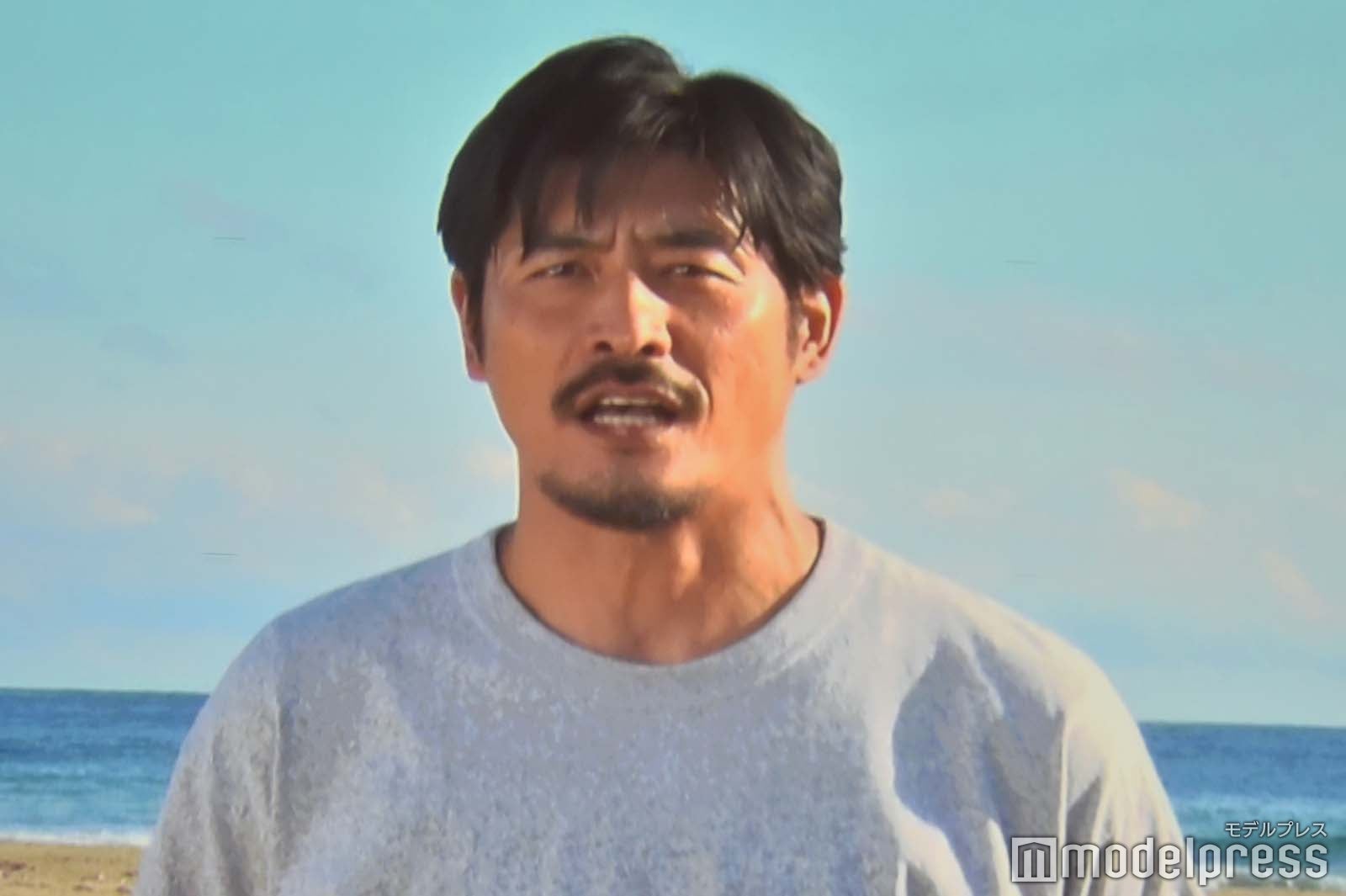 ビデオメッセージで登場した坂口憲二 （C）モデルプレス