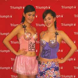 「女性維新ブラ」をお披露目/「2013トリンプ・イメージガール」(左から)渡辺アリサ、ALISA