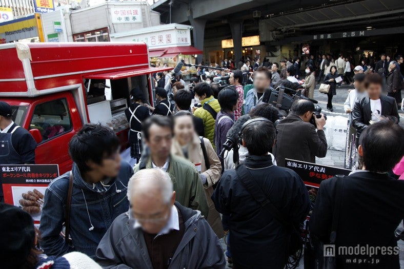 「第1回ご当地！絶品うまいもん甲子園」の模様