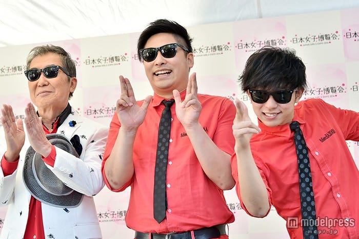 左から:桂文枝、8.6秒バズーカー(はまやねん・田中シングル)