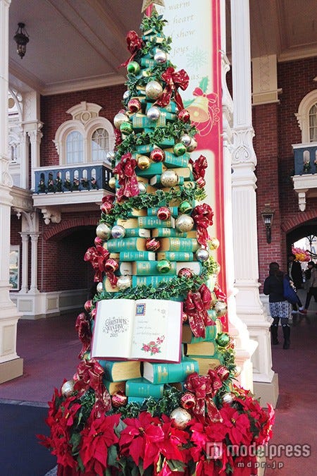 本でできたツリー(TDL)