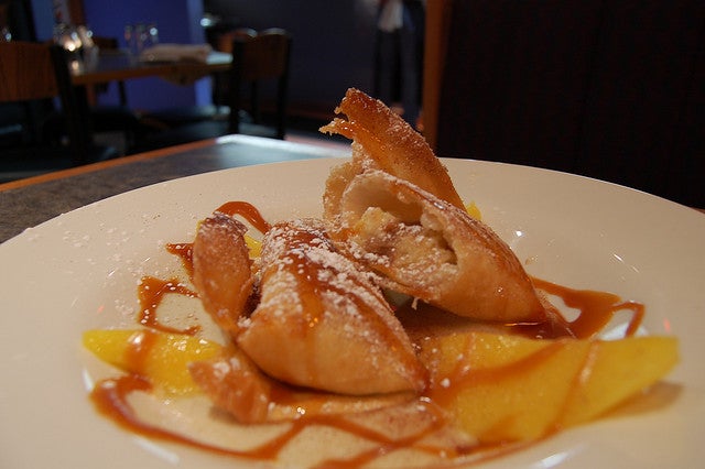 とろけるバナナが美味しい「揚げバナナ」／photo by stu_spivack