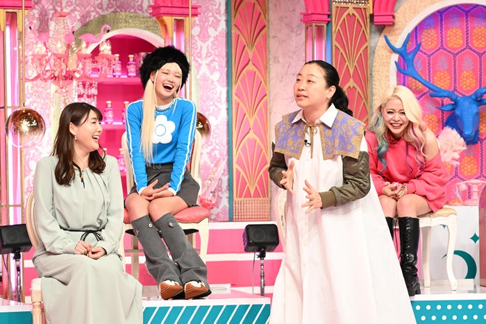 (左から)安めぐみ、ゆめぽて、いとうあさこ、エルフ荒川 (C)日本テレビ