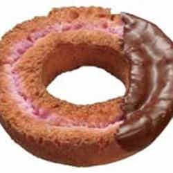 桜風味のパウダーを練り込んだオールドファッションの生地を、チョコレートでコーティングした【桜チョコファッション】