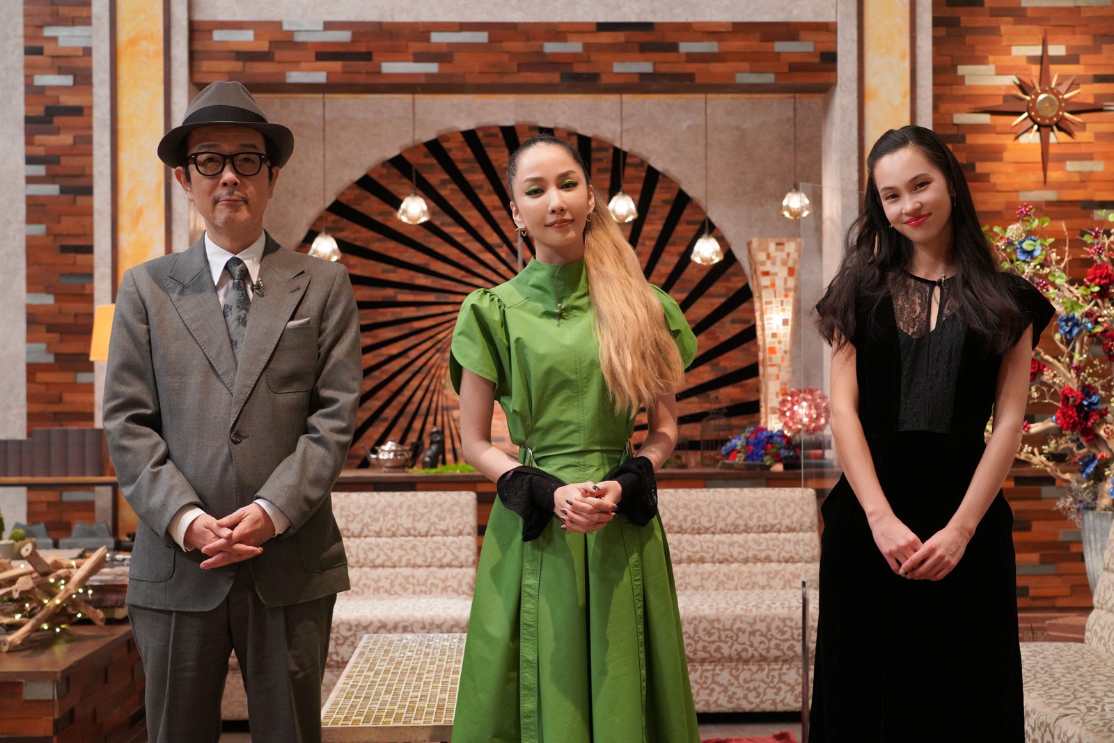 （左から）リリー・フランキー、中島美嘉、水原希子（C）NHK