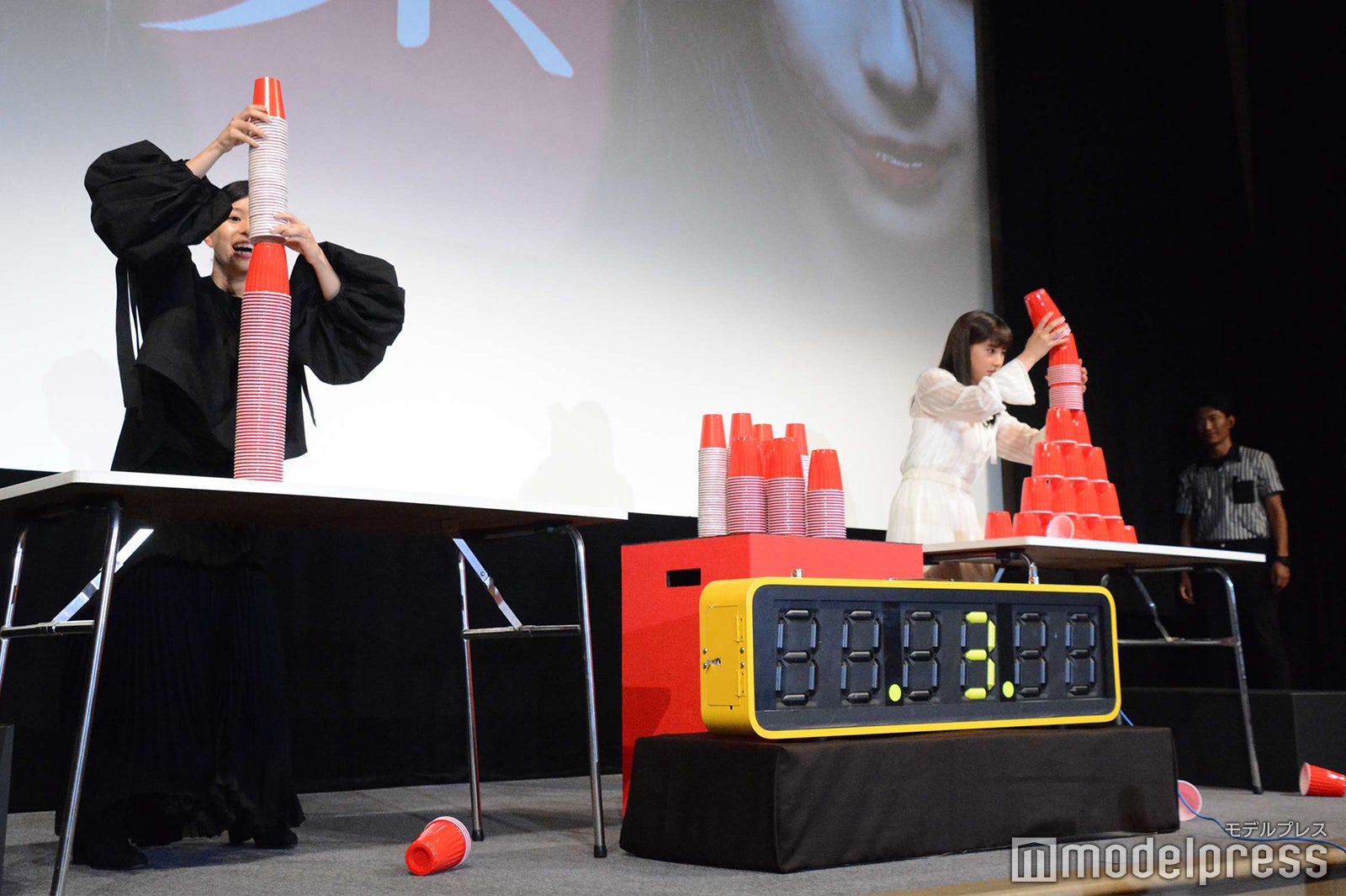 芳根京子、土屋太鳳 （C）モデルプレス