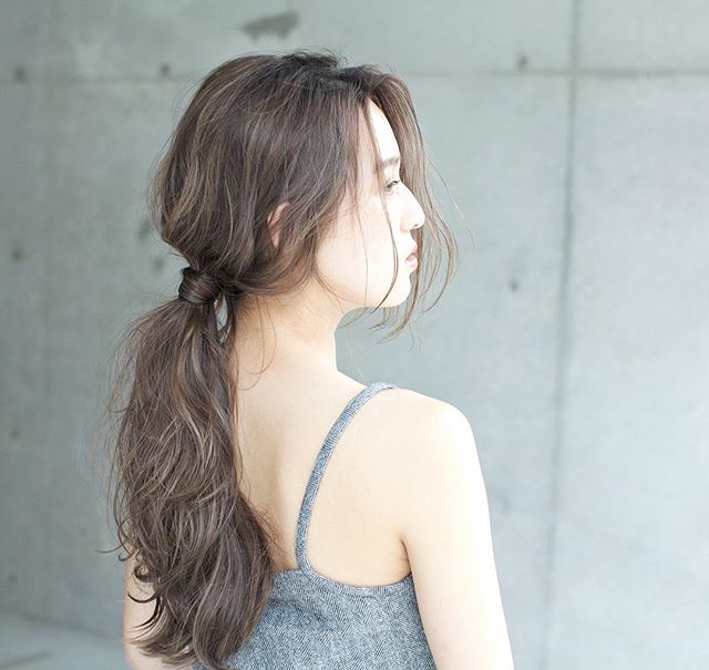 ロングの髪型の女性必見 21秋にトレンドのおしゃれヘアスタイルをご提案 モデルプレス