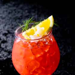 東京ディズニーシー・ホテルミラコスタ オチェーアノ(地中海料理) “ディズニー・ハロウィーン” スペシャルドリンク 1,600 円(C)Disney