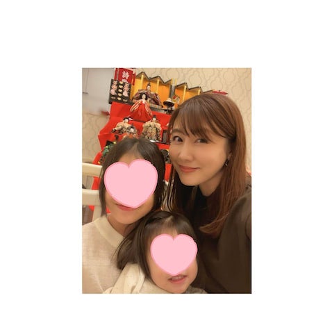 安めぐみ、娘たちと豪華ひな人形ショット公開「『わー！！』と喜んでいました」