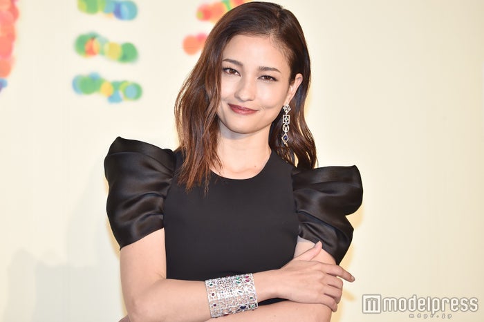 黒木メイサ ドレスアップ姿が圧倒的美しさ クリスマスの思い出語る モデルプレス 黒木メイサ ドレスアップ姿が圧倒的美しさ クリスマスの思い出語る モデルプレス