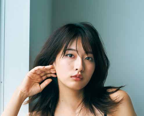 「ミス週刊少年マガジン」斉藤里奈、黒ランジェリーで刺激的な姿