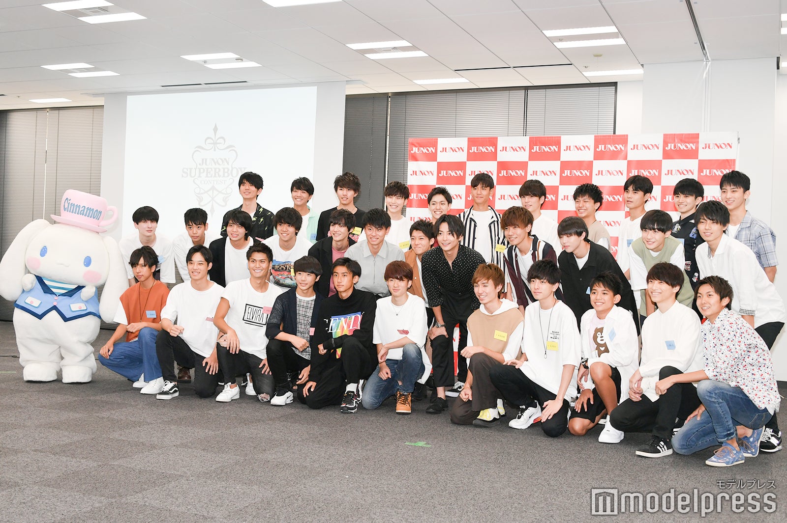 小池徹平とBEST30 （C）モデルプレス