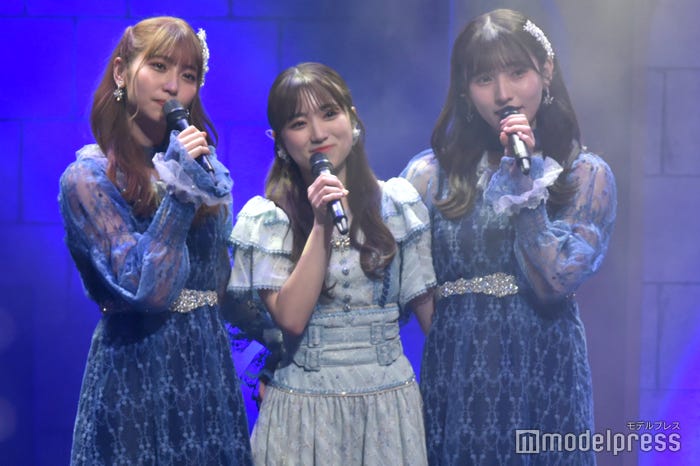 山下エミリー、矢吹奈子、栗原紗英(C)モデルプレス