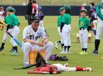 阪神 宜野座で野球教室 質問コーナーで前川に“珍質問” しどろもどろも回答で爆笑呼ぶ