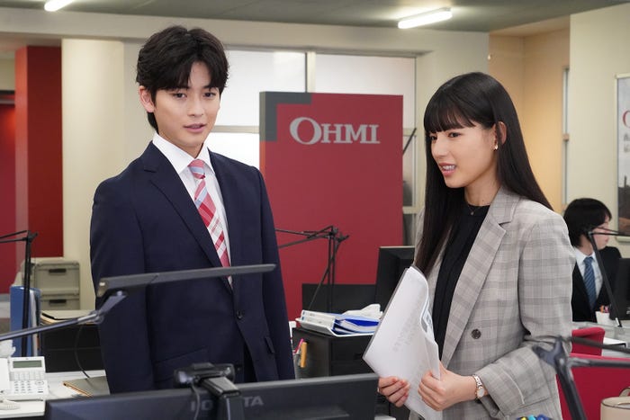 高橋文哉、石井杏奈/「悪女(わる)~働くのがカッコ悪いなんて誰が言った?~」第6話より(C)日本テレビ