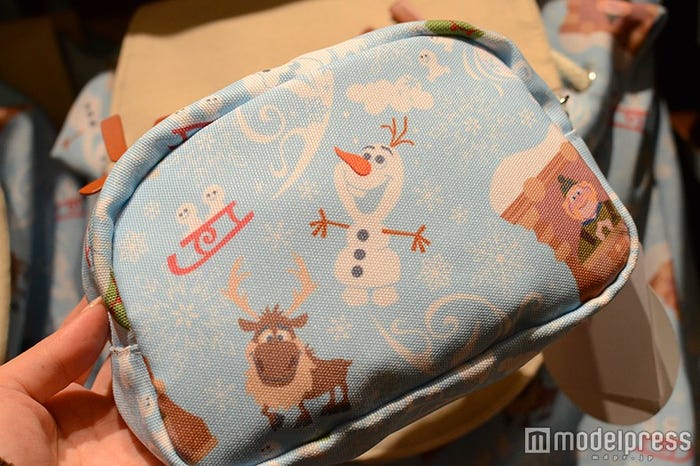 ポーチ(裏)¥1800(C)モデルプレス