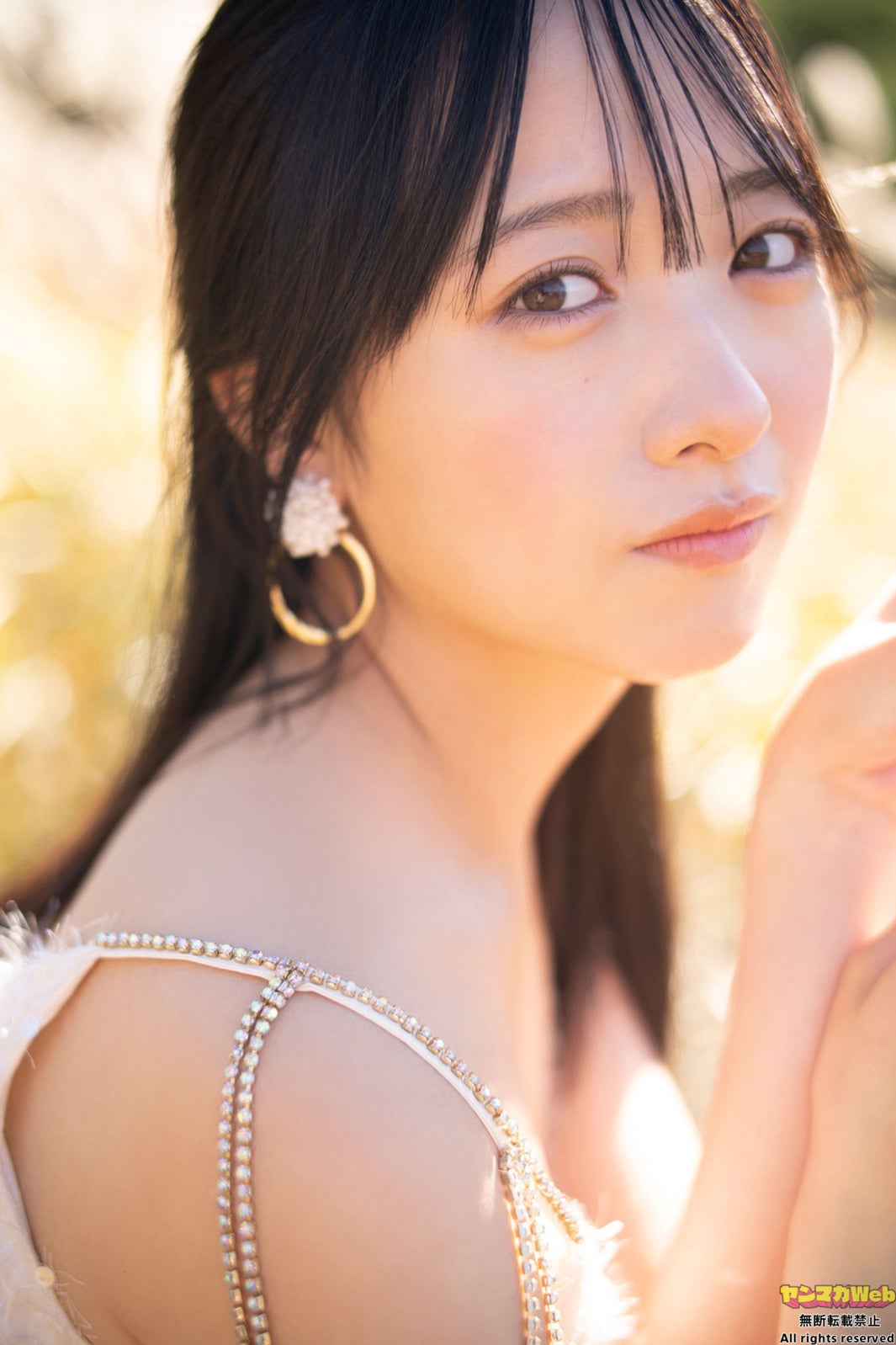 石田千穂、美肌輝くワンピース姿にうっとり　STU48連載企画スタート