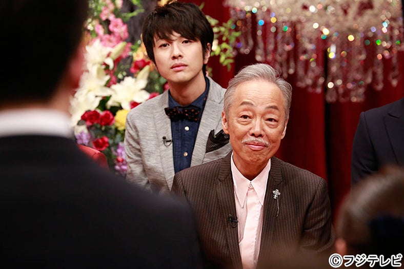 新入社員を見つめる（左から）ゆず・北川悠仁、谷村新司