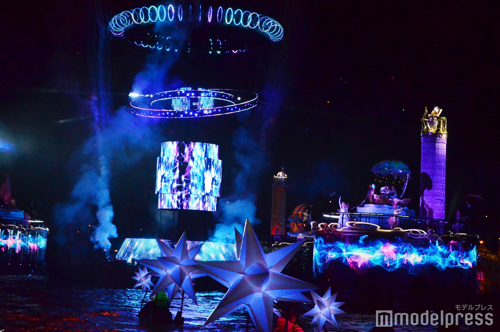 (画像74/101) 東京ディズニーシー “95億円” 新ナイトショー「ビリーヴ」初披露 圧巻の迫力に大歓声 感動と興奮に包まれる モデルプレス