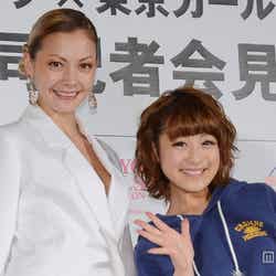 土屋アンナ(左)と鈴木奈々(右)