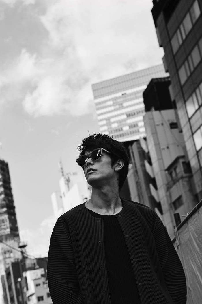 岩永徹也「Messenger」アザーカット(画像提供:所属事務所)