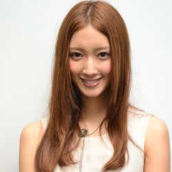 モデルプレス - 菜々緒、恋「幸せ」宣言!今年のクリスマスについて語る