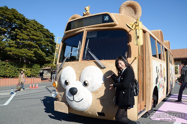 ダッフィーバス／モデル：矢内美麻理