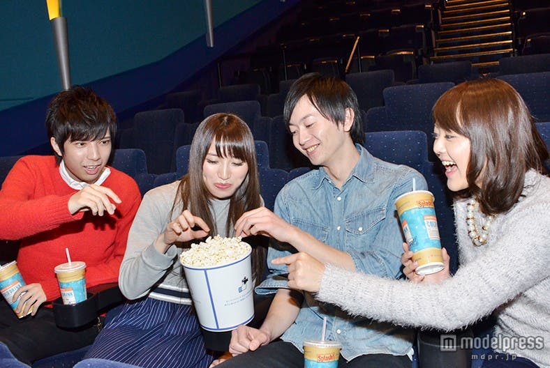 限定パッケージのポップコーンで会話も盛り上がる