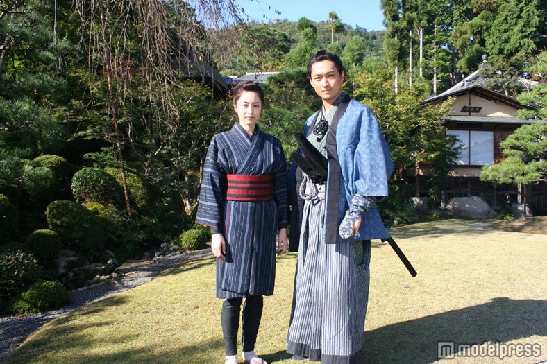 （左から）青山倫子、渡辺大