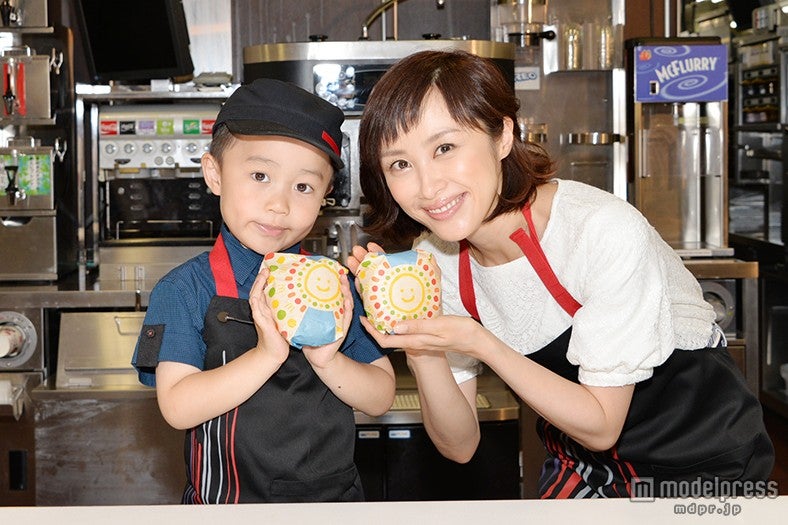 （右）山口もえ