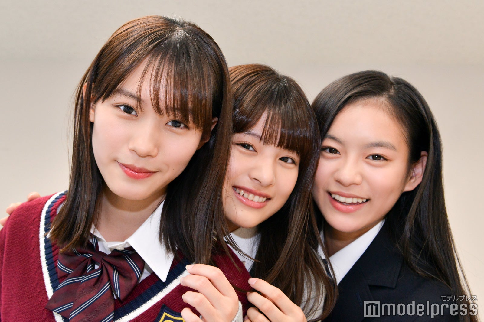 （左から）南沙良、出口夏希、永瀬莉子 （C）モデルプレス