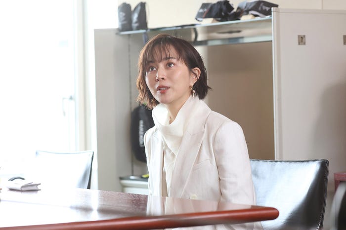 比嘉愛未 「推しの王子様」第1話より(C)フジテレビ