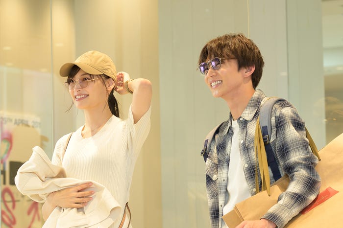 大政絢、佐藤大樹 (C)「理想ノカレシ」製作委員会