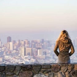 「好きな人は既婚者でした…この気持ちどうしたらいいの?」