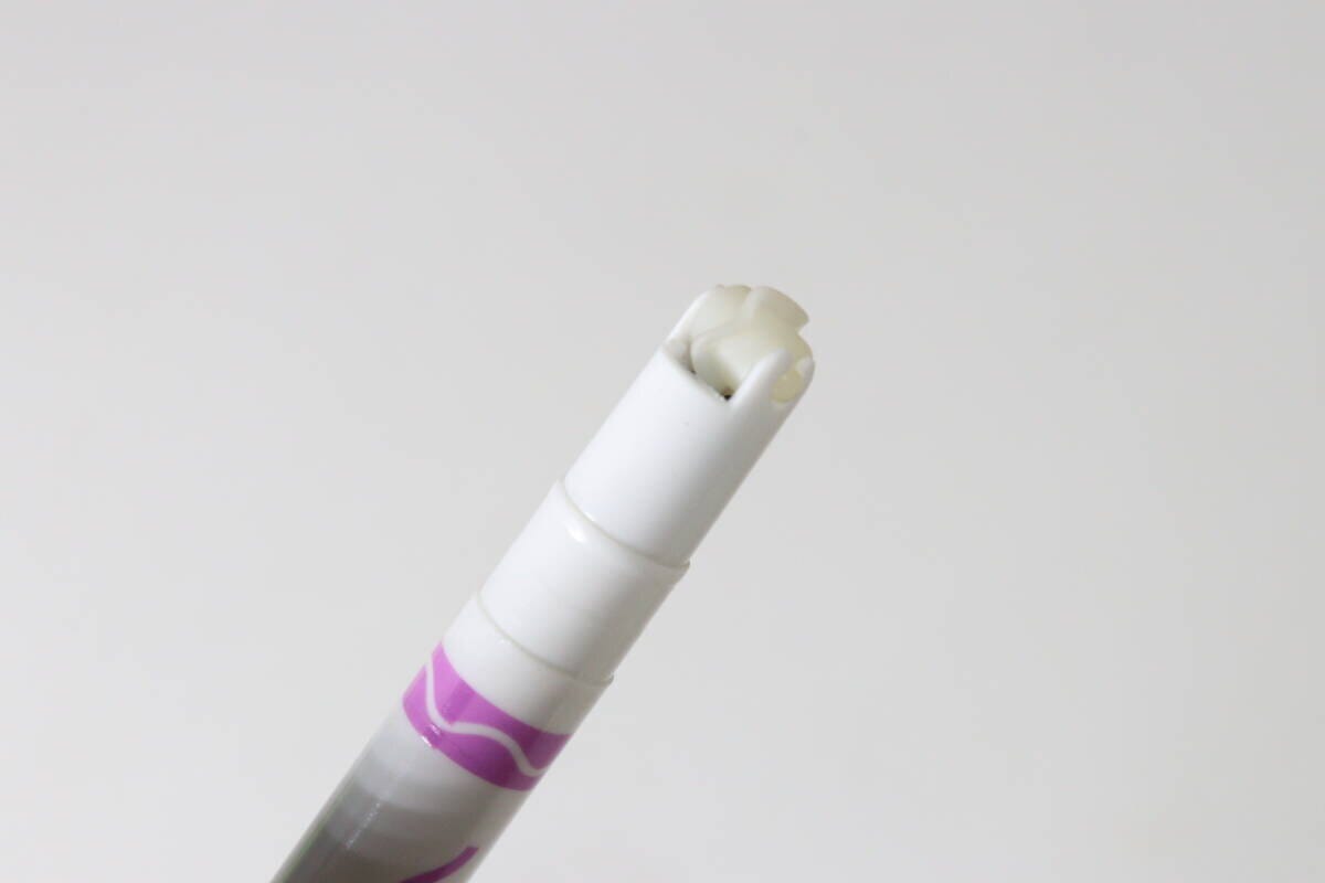 ダイソーのローラー付きカラーペン（点線、波線、3本）の先端