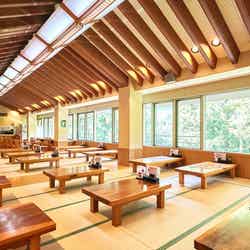 お風呂の後は休憩所でゆっくり、食事も楽しめます(提供画像)